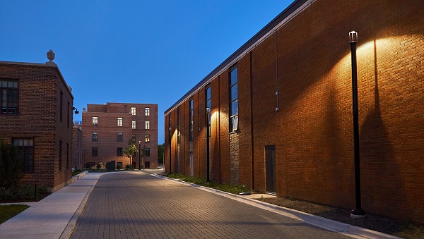 Luminis-Julia-Lathrop-Homes-Eclipse-Mini